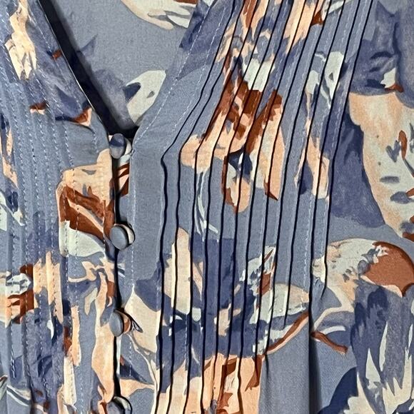 Joie 100% Silk Blouse S Pullover V-Neck Button Front Dusty Blue Floral Romantic - Picture 13 of 13